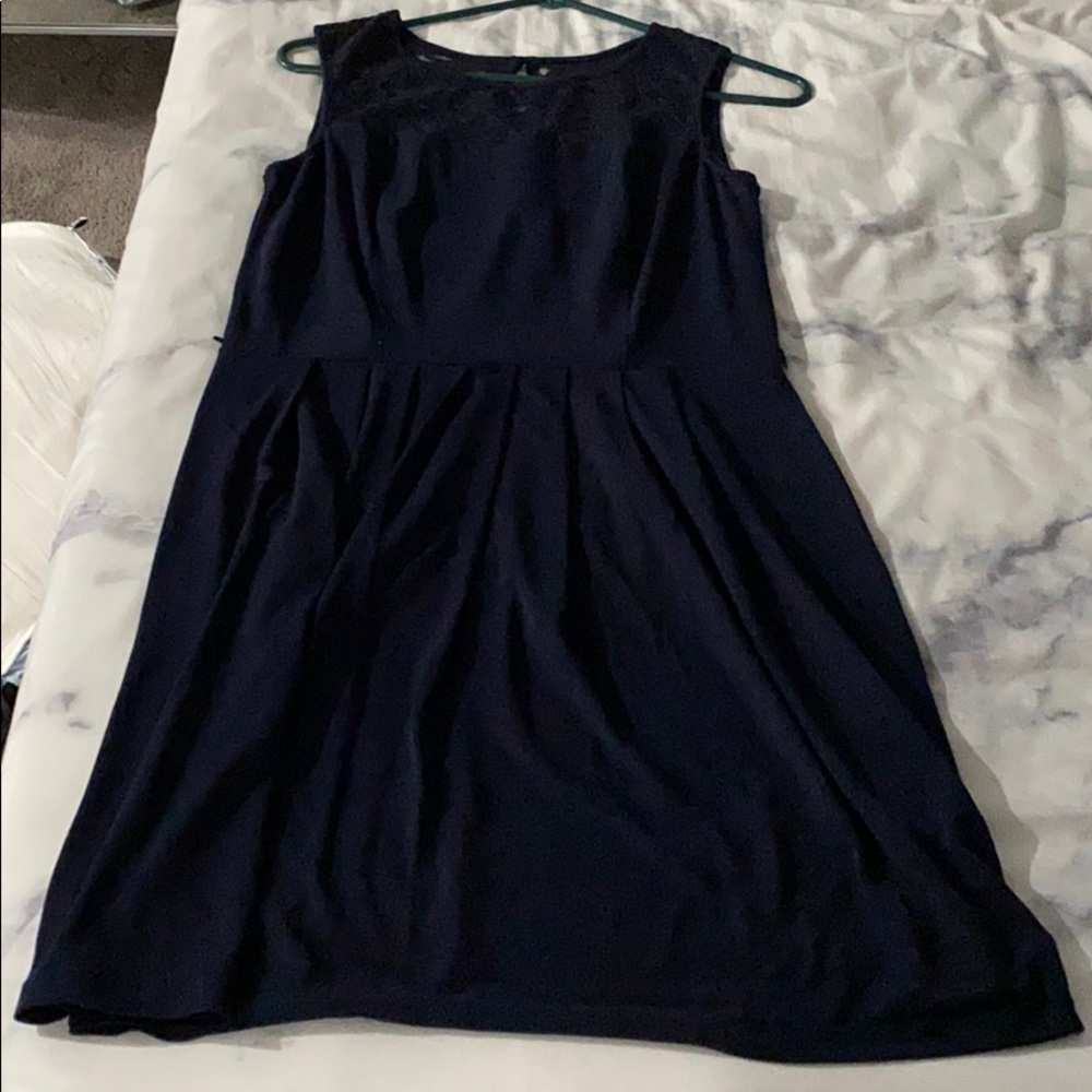 Women’s navy blue adorable dress!